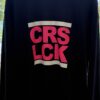CRS LCK Crewneck – dunkel blau mit Pink-Weiß-Print Größe M